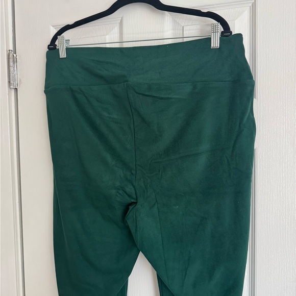 Torrid Fleece Leggings Size 3 NWT - Picture 8 of 9